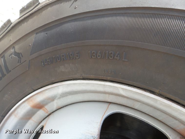 image for item DH7781 2008 Dodge Ram 5500 bucket truck