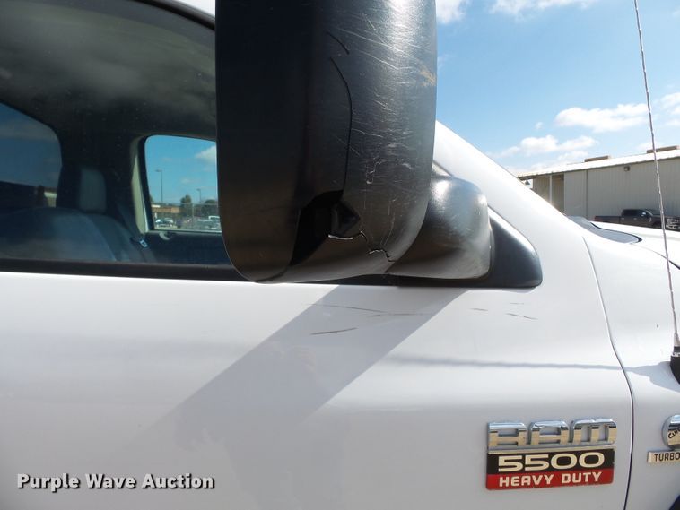 image for item DH7781 2008 Dodge Ram 5500 bucket truck