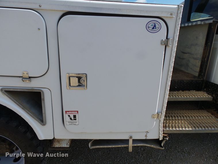 image for item DH7781 2008 Dodge Ram 5500 bucket truck