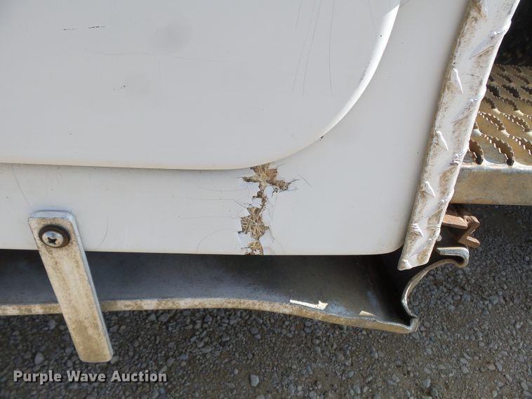 image for item DH7781 2008 Dodge Ram 5500 bucket truck