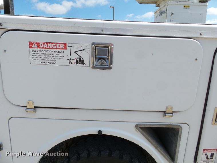 image for item DH7781 2008 Dodge Ram 5500 bucket truck