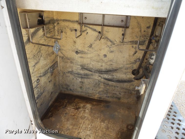 image for item DH7781 2008 Dodge Ram 5500 bucket truck