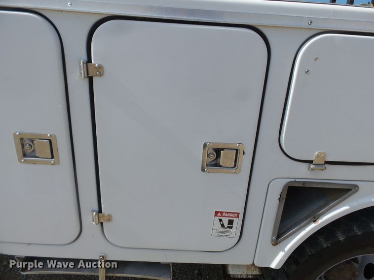 image for item DH7781 2008 Dodge Ram 5500 bucket truck