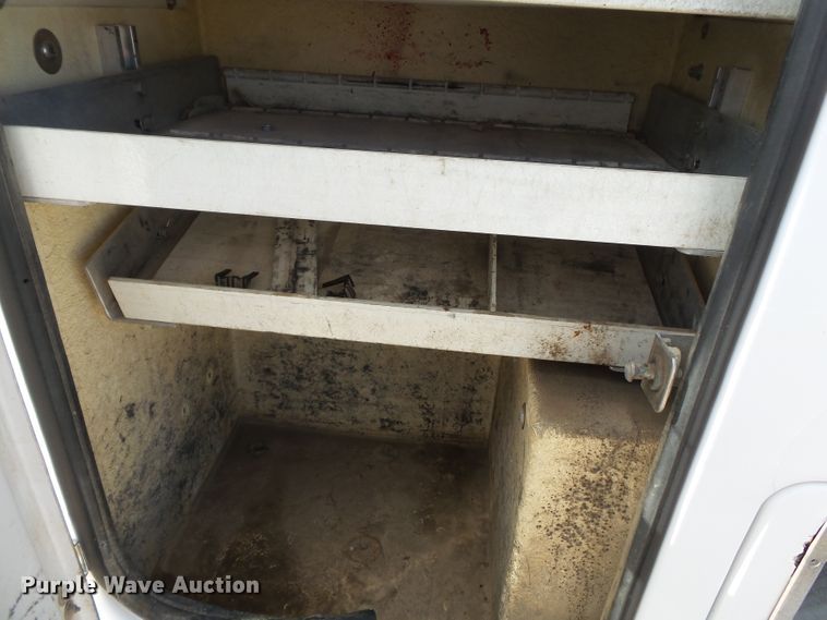 image for item DH7781 2008 Dodge Ram 5500 bucket truck