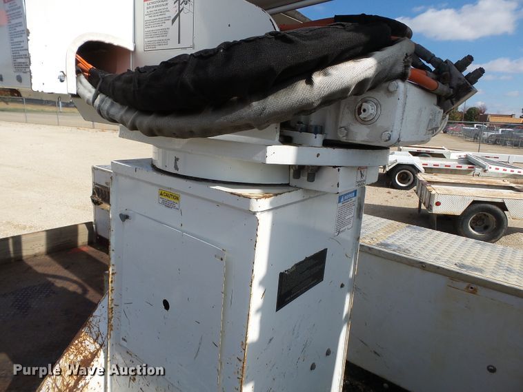 image for item DH7781 2008 Dodge Ram 5500 bucket truck