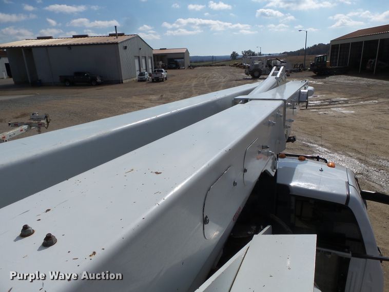 image for item DH7781 2008 Dodge Ram 5500 bucket truck