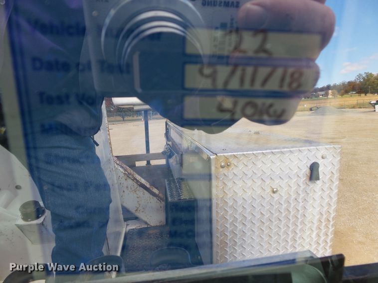 image for item DH7781 2008 Dodge Ram 5500 bucket truck