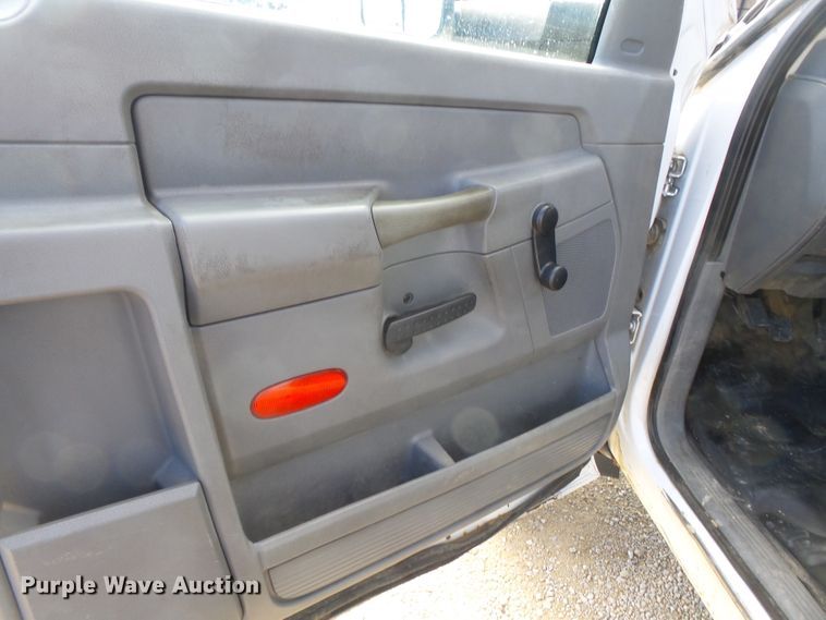 image for item DH7781 2008 Dodge Ram 5500 bucket truck