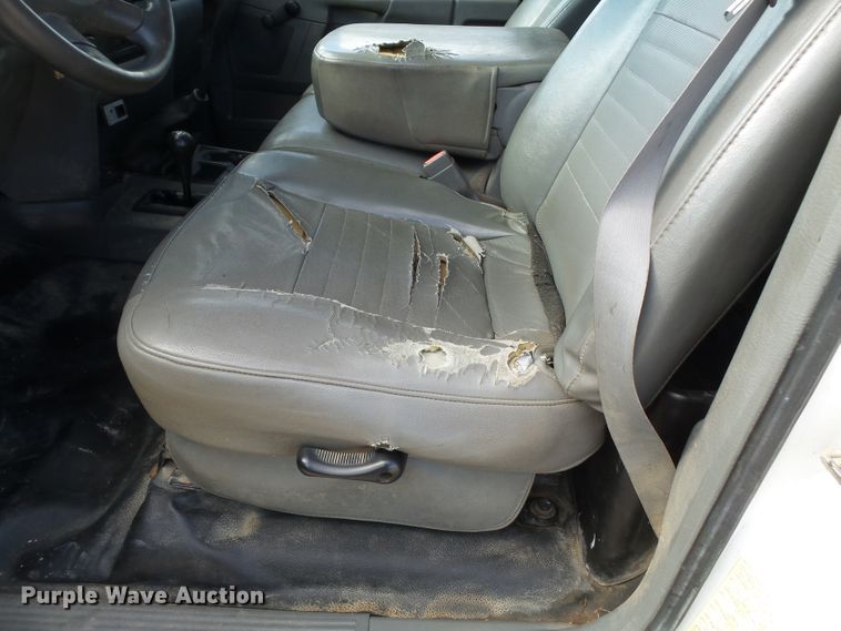 image for item DH7781 2008 Dodge Ram 5500 bucket truck