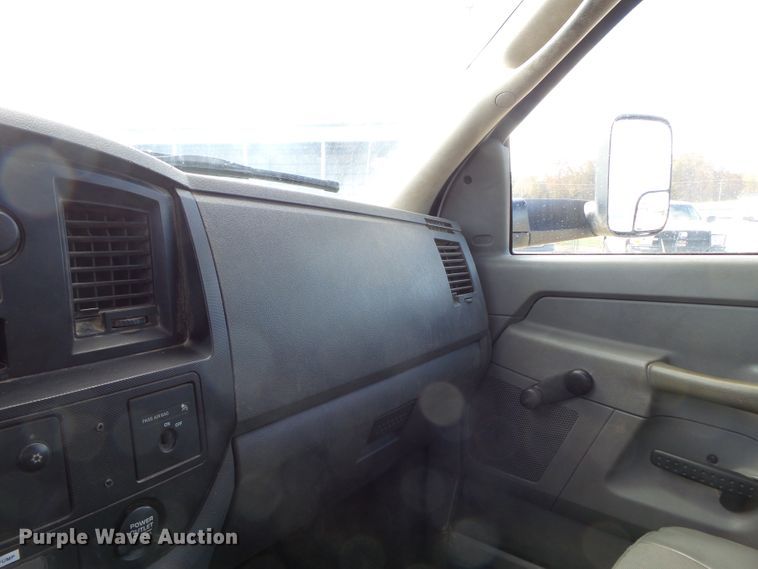 image for item DH7781 2008 Dodge Ram 5500 bucket truck