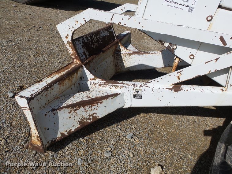 image for item DH7782 1997 John Deere 540B skidder with aerial bucket lift