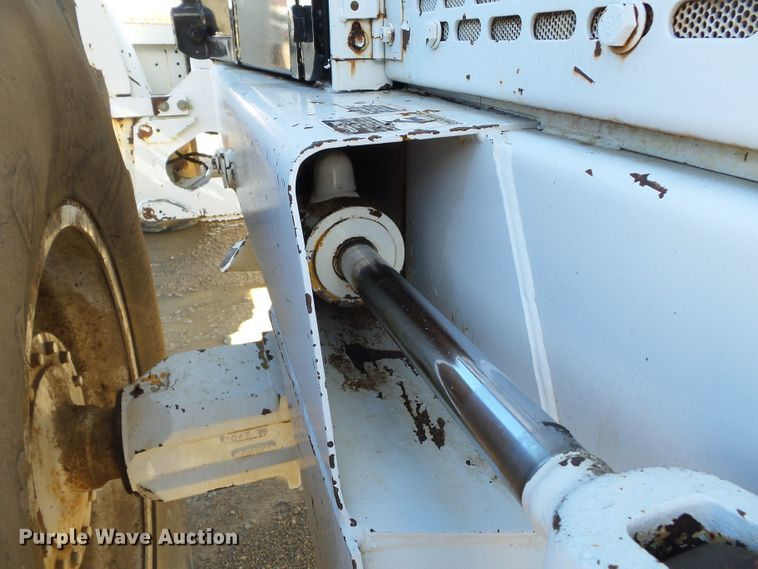 image for item DH7782 1997 John Deere 540B skidder with aerial bucket lift