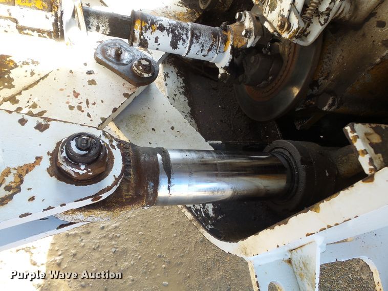 image for item DH7782 1997 John Deere 540B skidder with aerial bucket lift