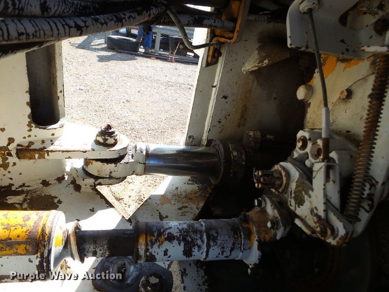 image for item DH7782 1997 John Deere 540B skidder with aerial bucket lift