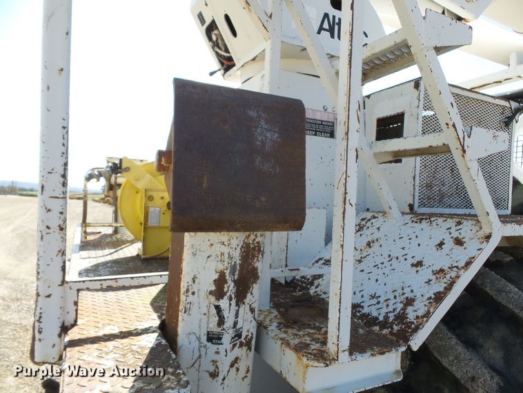 image for item DH7782 1997 John Deere 540B skidder with aerial bucket lift