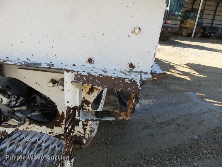 image for item DH7782 1997 John Deere 540B skidder with aerial bucket lift