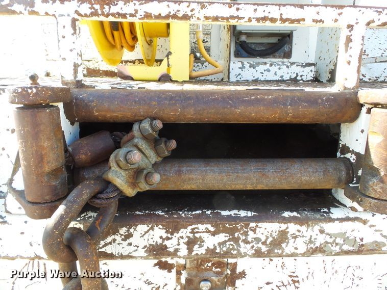 image for item DH7782 1997 John Deere 540B skidder with aerial bucket lift