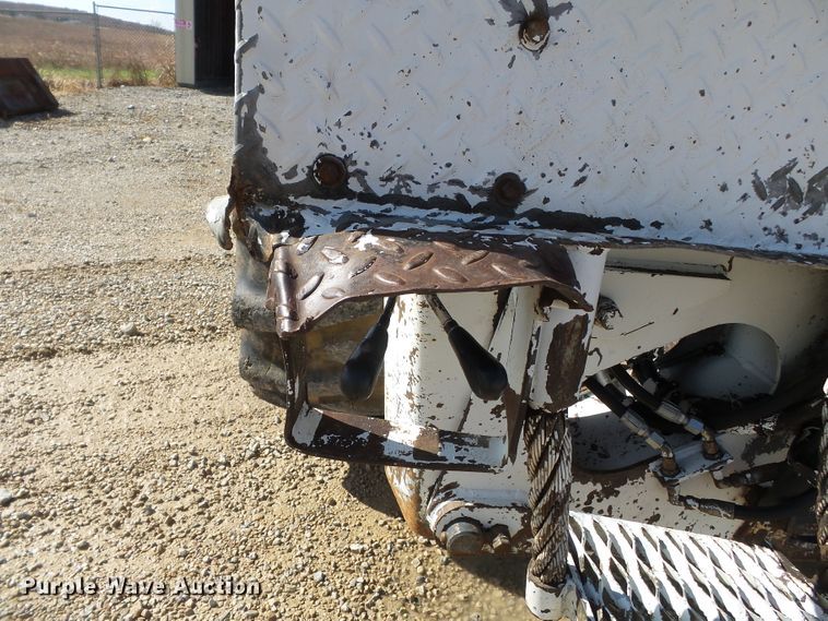 image for item DH7782 1997 John Deere 540B skidder with aerial bucket lift