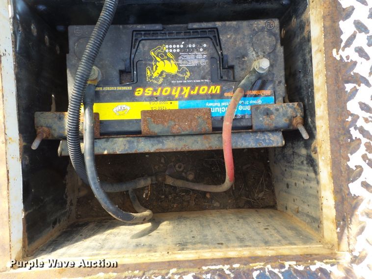 image for item DH7782 1997 John Deere 540B skidder with aerial bucket lift