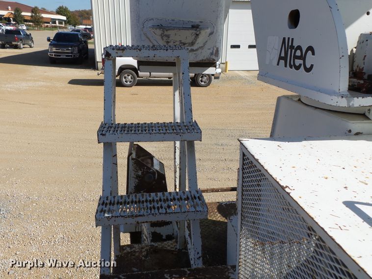 image for item DH7782 1997 John Deere 540B skidder with aerial bucket lift