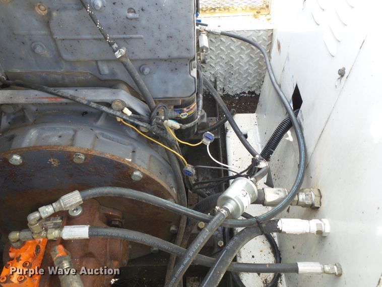 image for item DH7782 1997 John Deere 540B skidder with aerial bucket lift