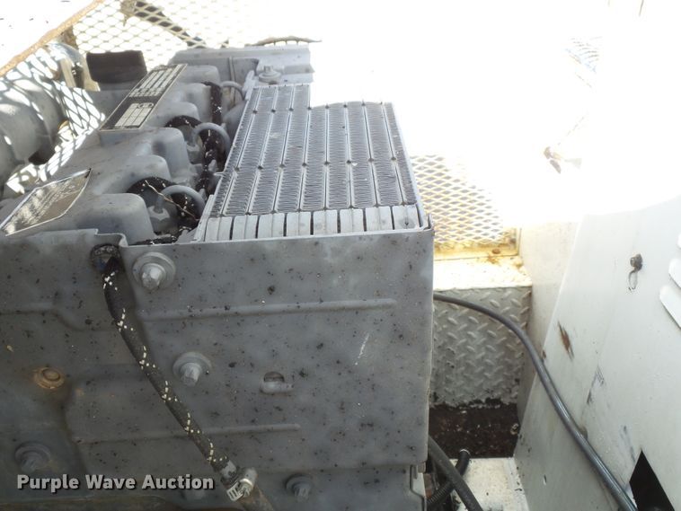 image for item DH7782 1997 John Deere 540B skidder with aerial bucket lift