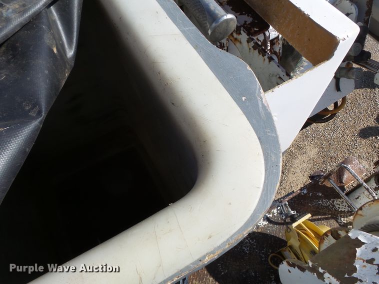 image for item DH7782 1997 John Deere 540B skidder with aerial bucket lift