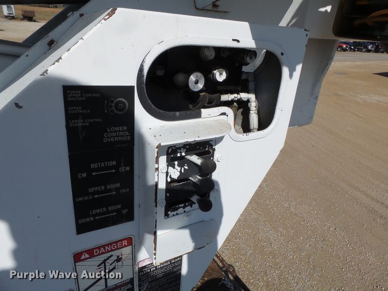 image for item DH7782 1997 John Deere 540B skidder with aerial bucket lift