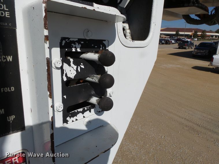 image for item DH7782 1997 John Deere 540B skidder with aerial bucket lift