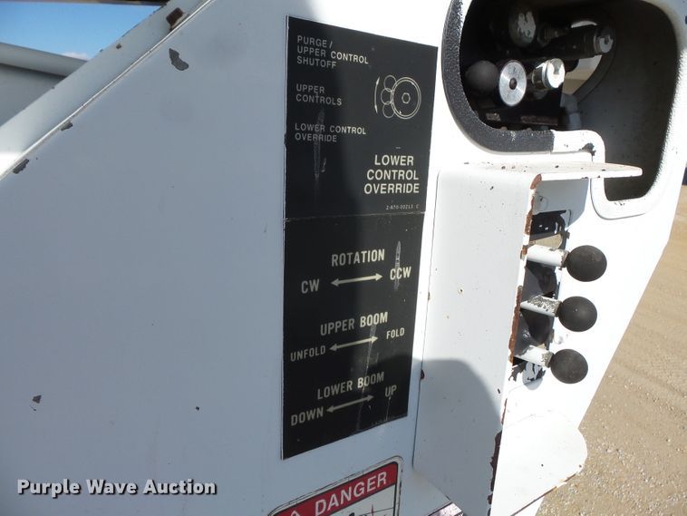 image for item DH7782 1997 John Deere 540B skidder with aerial bucket lift