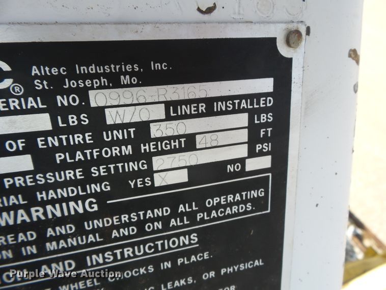 image for item DH7782 1997 John Deere 540B skidder with aerial bucket lift