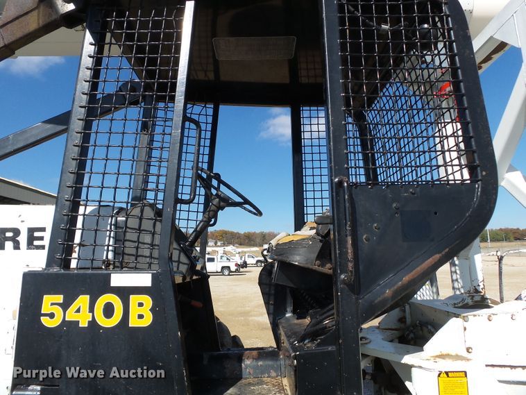 image for item DH7782 1997 John Deere 540B skidder with aerial bucket lift