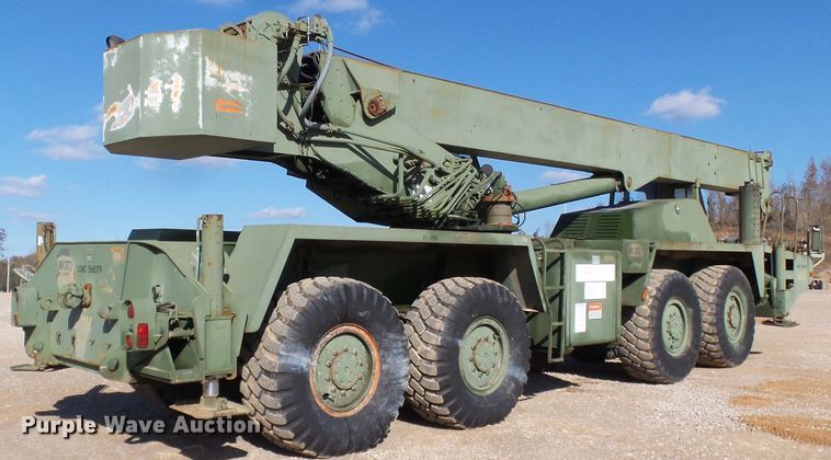 image for item DH7785 1989 P & H HSHMC-25 crane