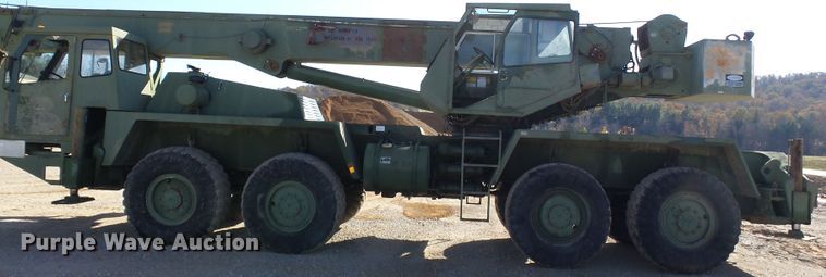 image for item DH7785 1989 P & H HSHMC-25 crane