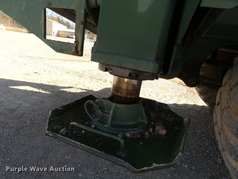 image for item DH7785 1989 P & H HSHMC-25 crane