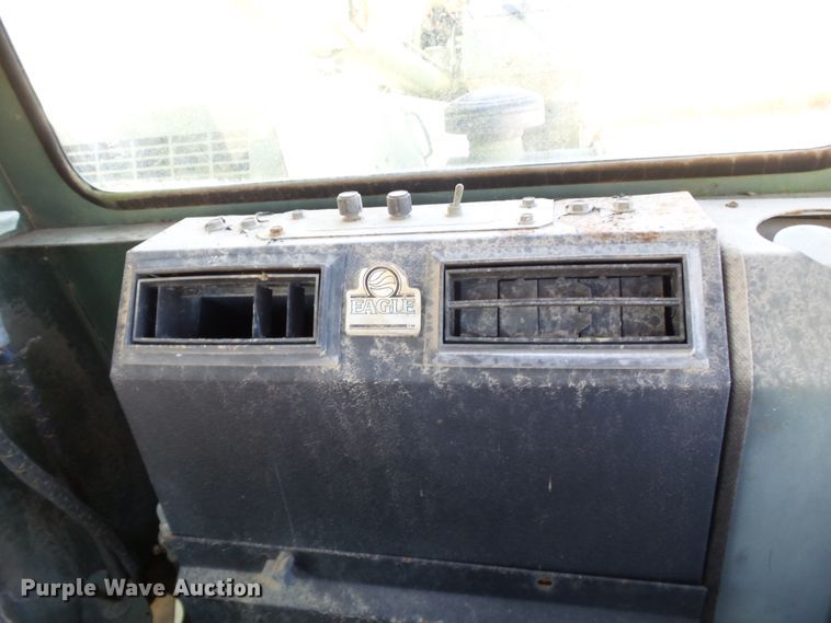 image for item DH7785 1989 P & H HSHMC-25 crane