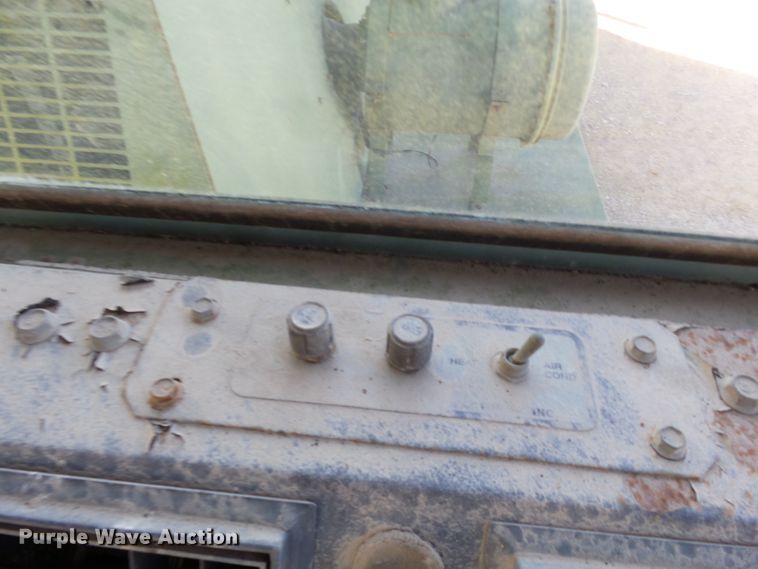 image for item DH7785 1989 P & H HSHMC-25 crane