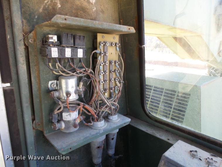 image for item DH7785 1989 P & H HSHMC-25 crane