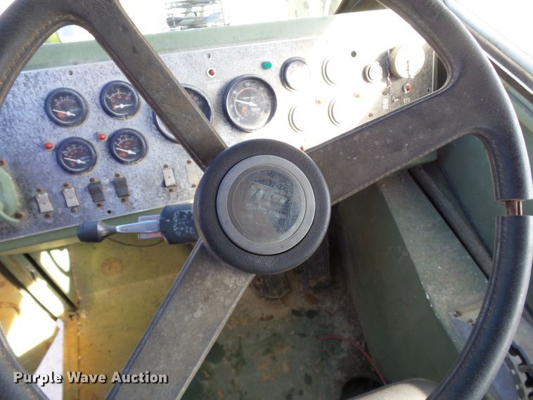 image for item DH7785 1989 P & H HSHMC-25 crane