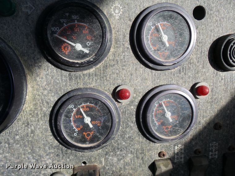 image for item DH7785 1989 P & H HSHMC-25 crane