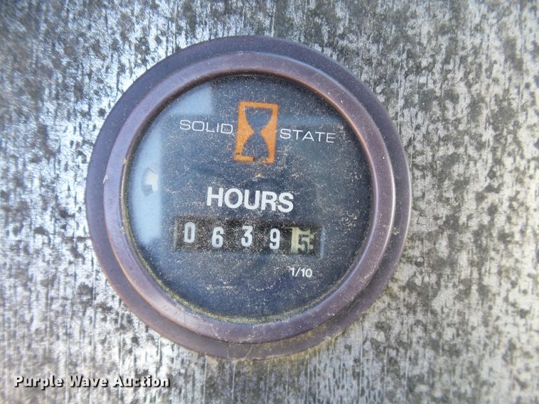 image for item DH7785 1989 P & H HSHMC-25 crane