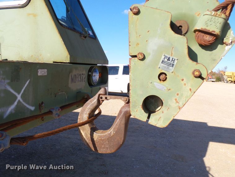 image for item DH7785 1989 P & H HSHMC-25 crane