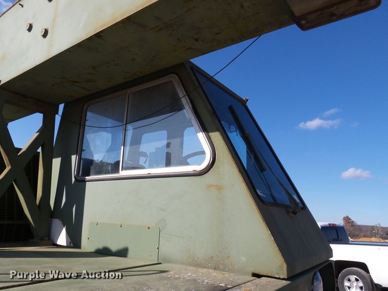 image for item DH7785 1989 P & H HSHMC-25 crane