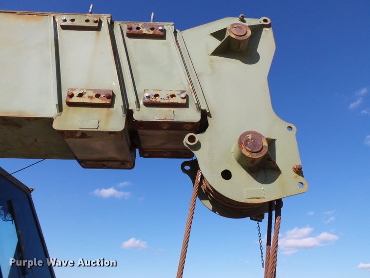 image for item DH7785 1989 P & H HSHMC-25 crane