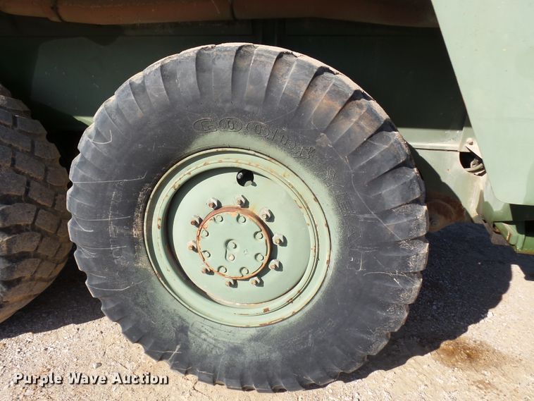 image for item DH7785 1989 P & H HSHMC-25 crane