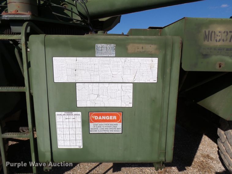 image for item DH7785 1989 P & H HSHMC-25 crane