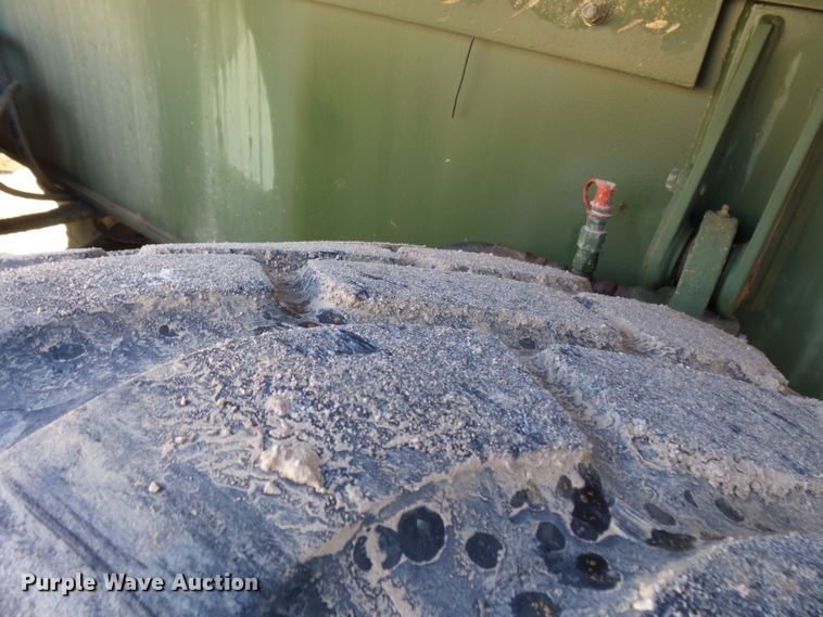 image for item DH7785 1989 P & H HSHMC-25 crane