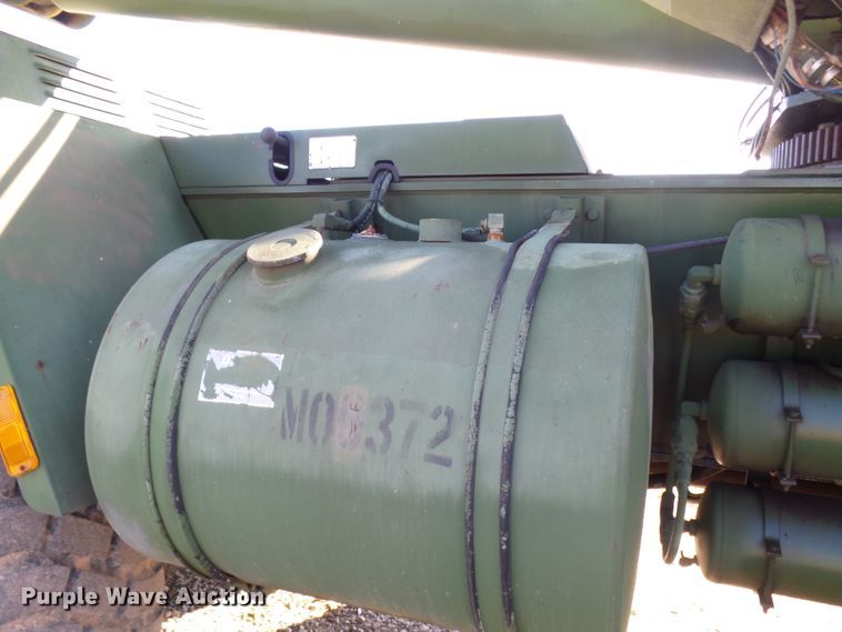 image for item DH7785 1989 P & H HSHMC-25 crane