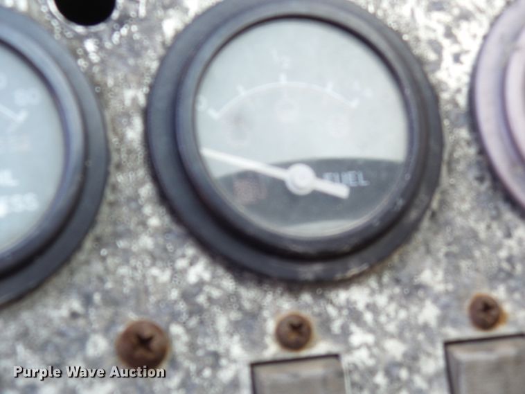 image for item DH7785 1989 P & H HSHMC-25 crane