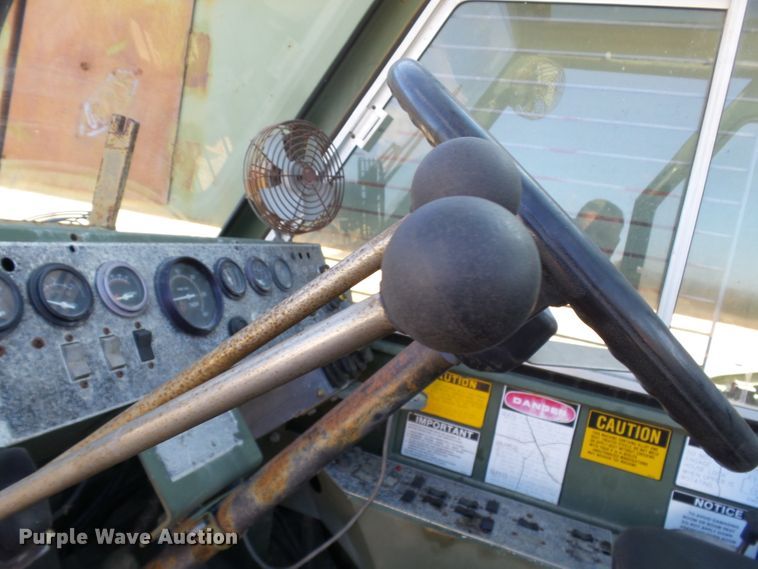 image for item DH7785 1989 P & H HSHMC-25 crane